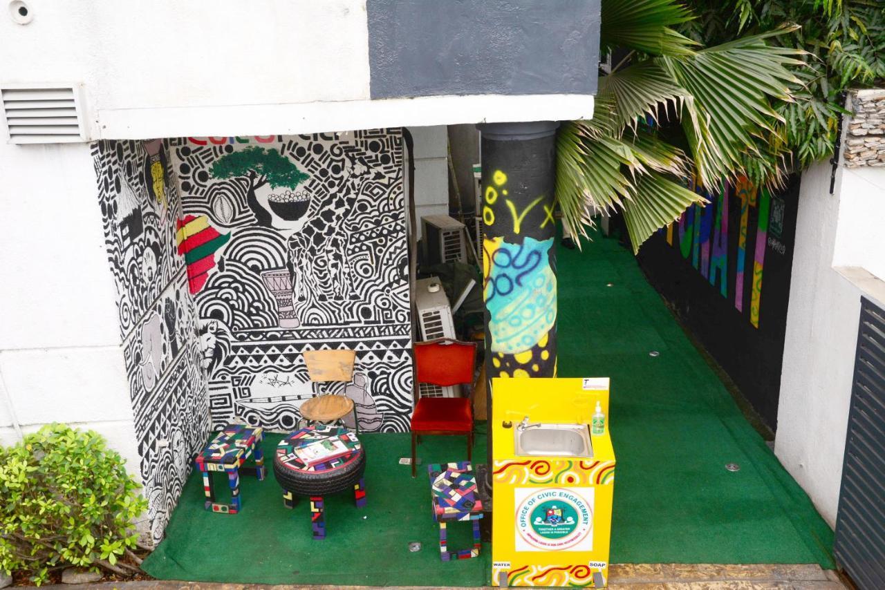 Connecting Lagos Suites Bagian luar foto
