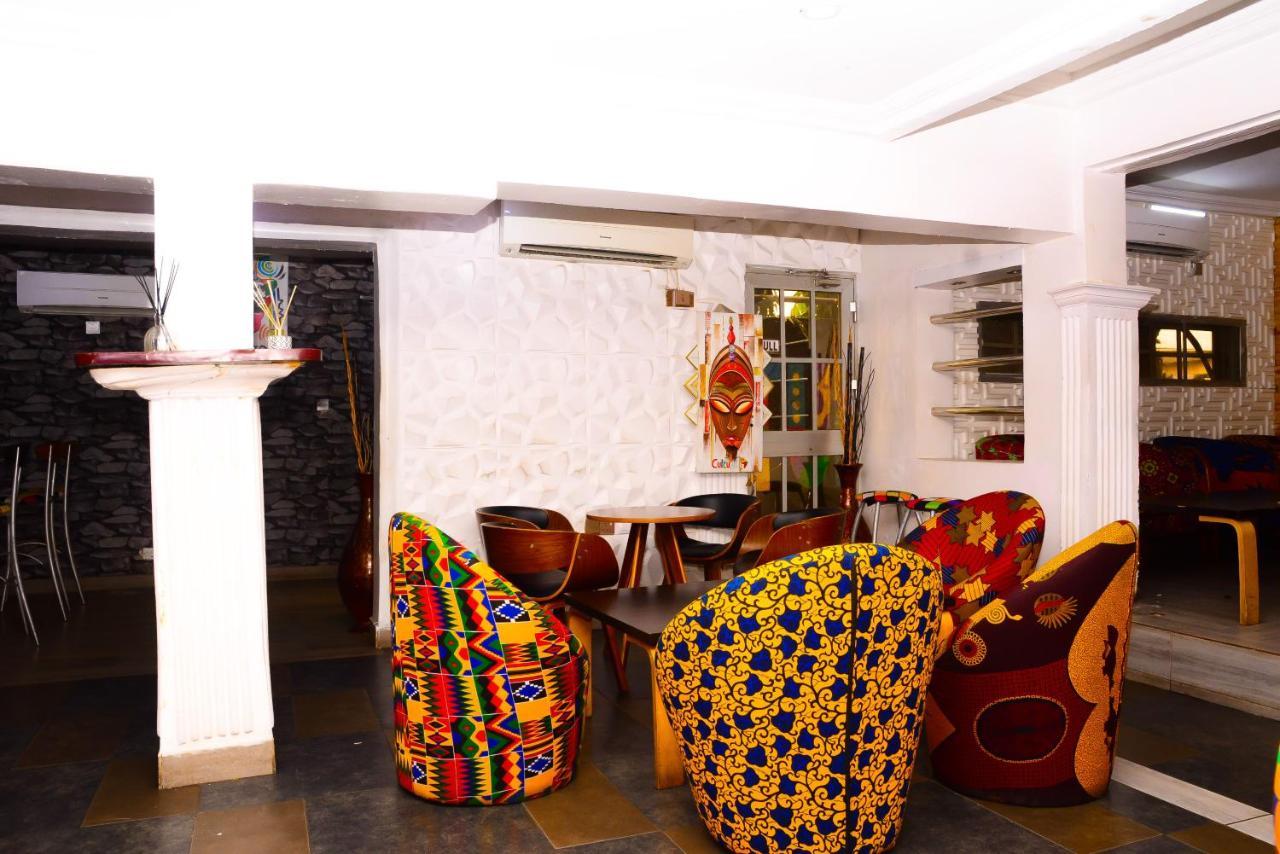 Connecting Lagos Suites Bagian luar foto