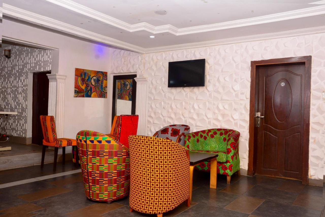 Connecting Lagos Suites Bagian luar foto