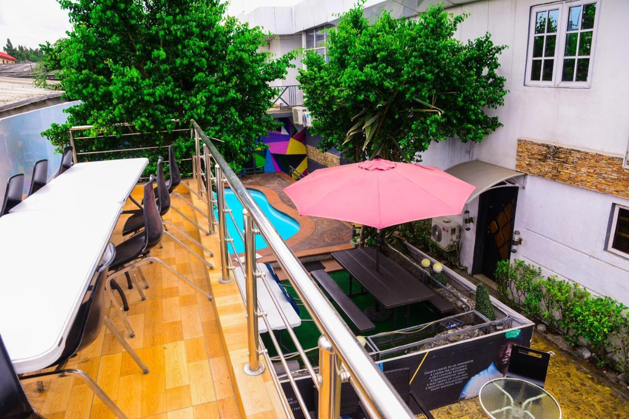Connecting Lagos Suites Bagian luar foto